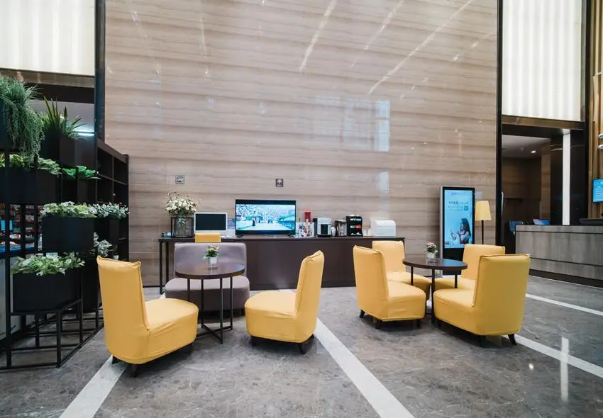 Нанкин: Yitel Zhige Hotel South Nanjing Railway Station North Square Window of Greenbelt