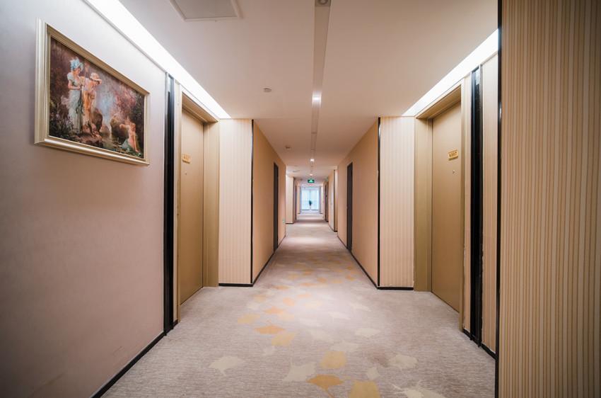 Нанкин: Yitel Zhige Hotel South Nanjing Railway Station North Square Window of Greenbelt