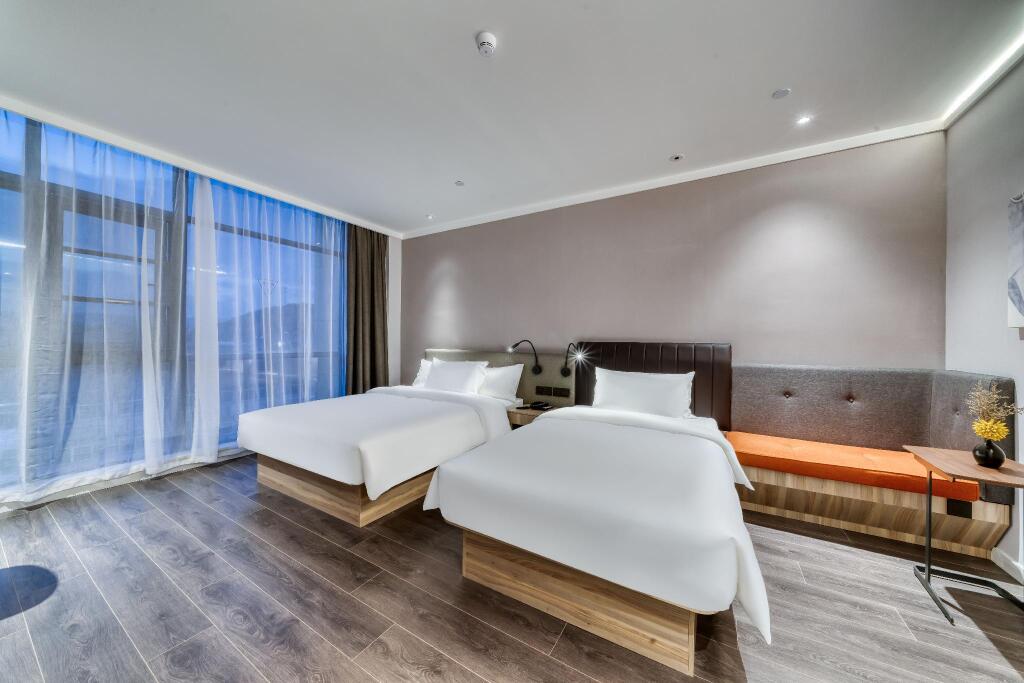 Ханчжоу: Hanting Premium Hotel Hangzhou Tonglu