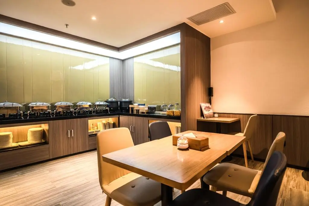 Чжухай: Hanting Hotel Zhuhai Xiangzhou Long Distance Bus Station