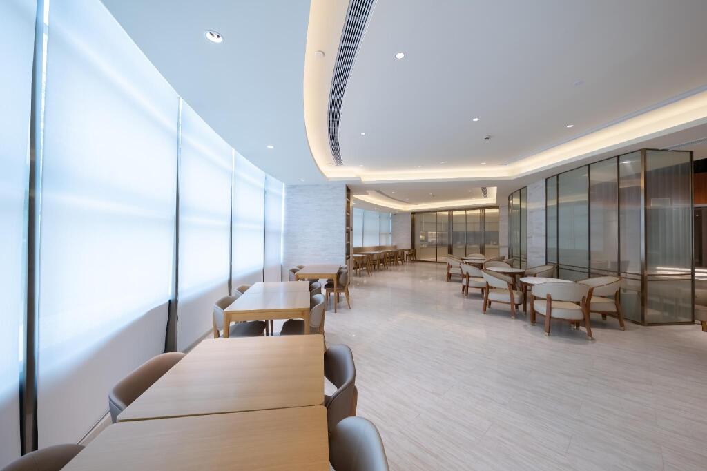Шанхай: Ji Hotel Shanghai Hongqiao Huangjinchengdao