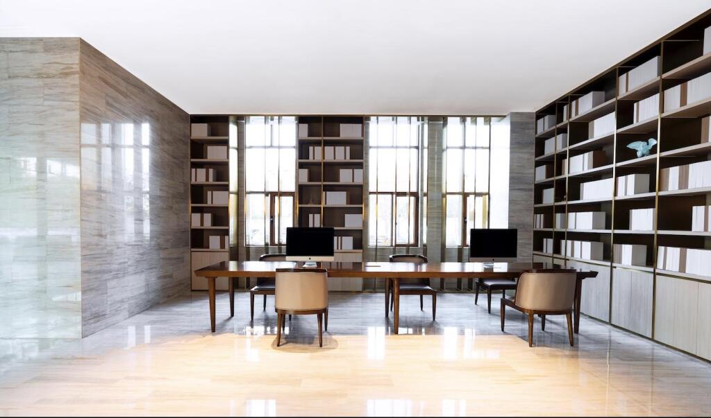 Чанцзи: Ji Hotel Changji Huanyu Plaza