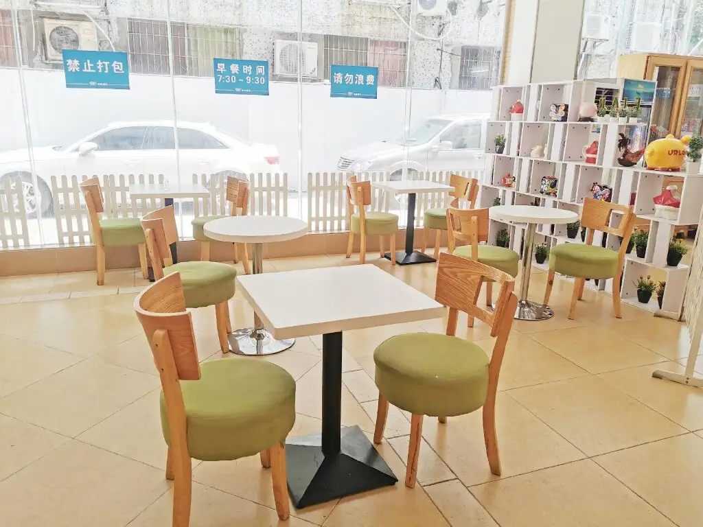 Гуанчжоу: Elan Hotel Guangzhou Shiqiao Metro Station