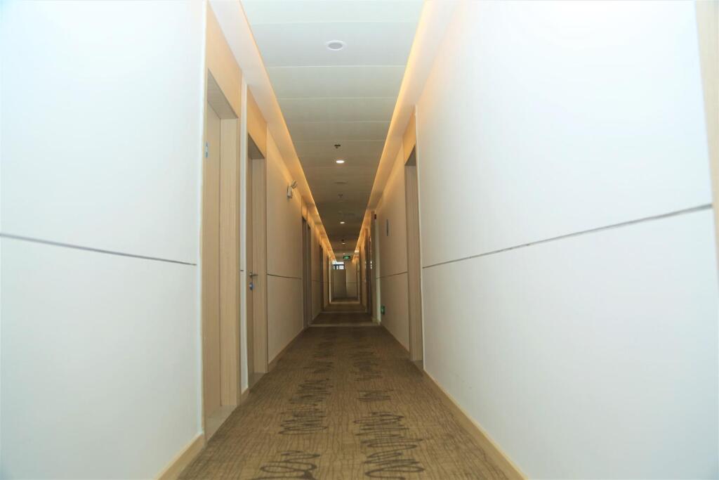 Хуайань: Hanting Hotel Huaian Zhou Enlai Memorial Hall
