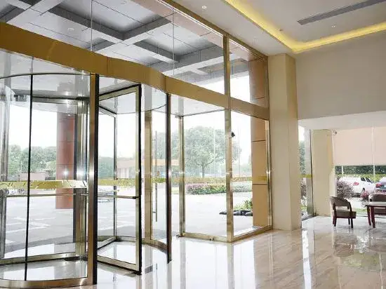Шанхай: Ji Hotel (Shanghai Wildlife Park)