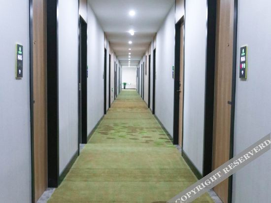 Нинбо: Shell Ningbo Gaoqiao Subway Station Hotel