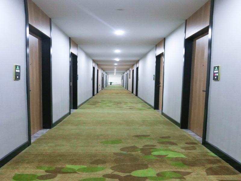Нинбо: Shell Ningbo Gaoqiao Subway Station Hotel