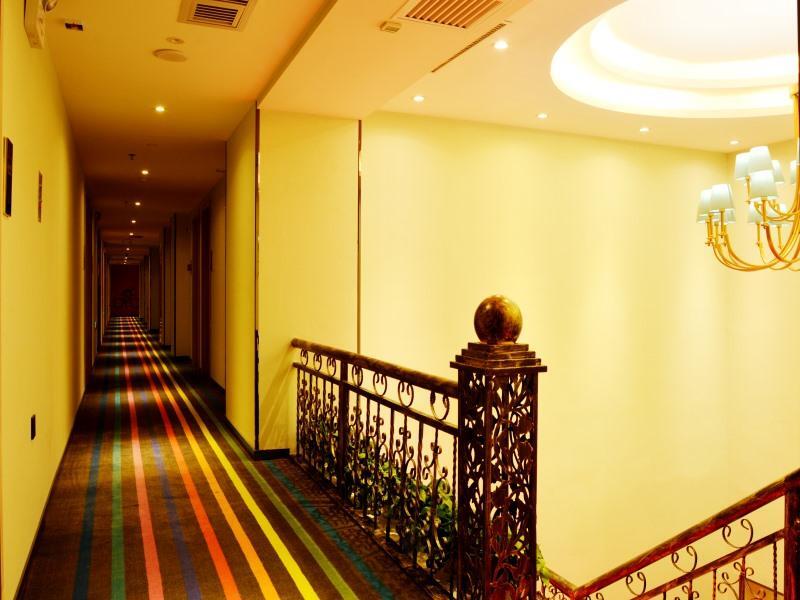 Ланьчжоу: Shell Hotel Lanzhou Xiguan Lanzhou University 2nd Hospital Cultural Palace Metro Station