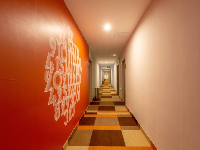 Чжанцзяган: Shell Hotel Suzhou Zhangjiagang Jingang Town Central Plaza