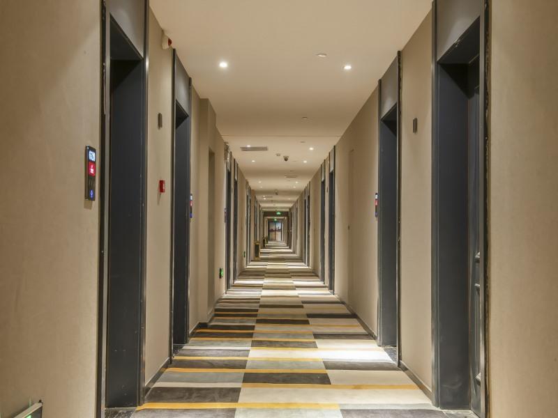 Чжэнчжоу: Shell Hotel Zhengzhou East High-Speed Railway Station Zhengdong Commerical Center
