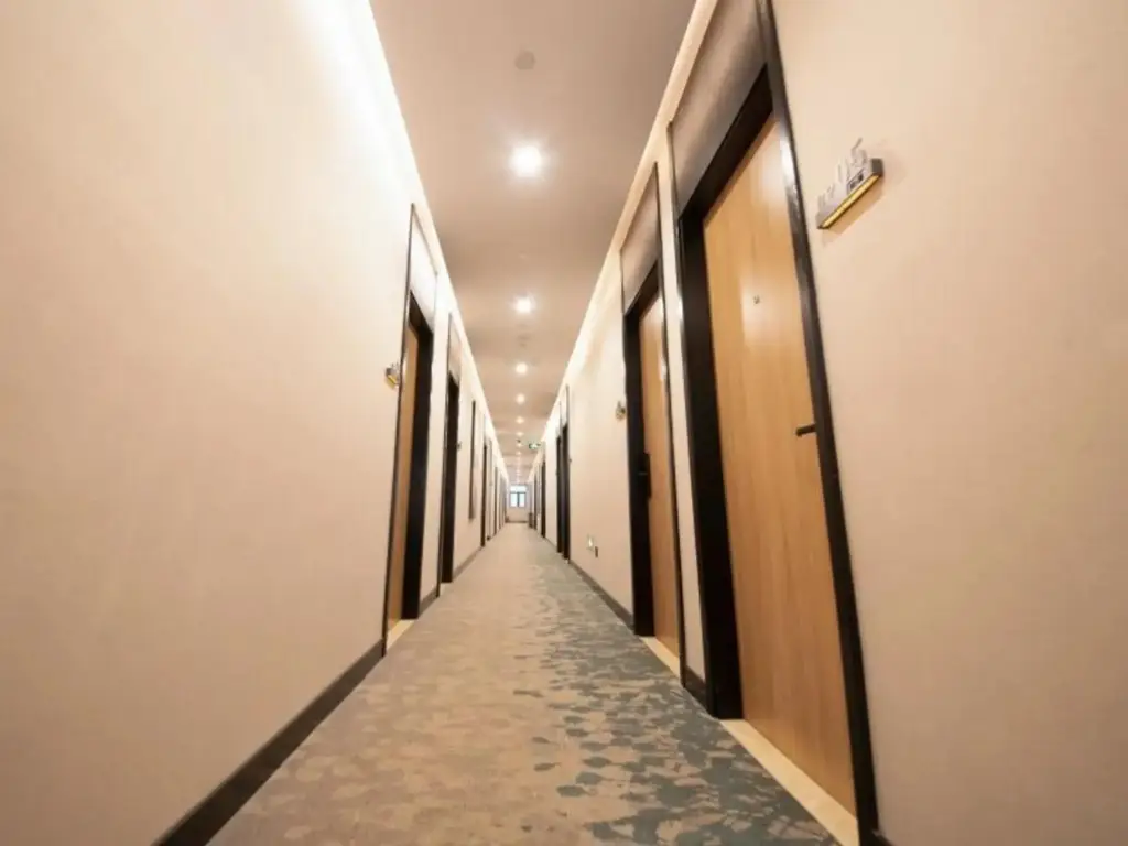Нанкин: Greentree Inn Nanjing Lukou Airport Express Hotel