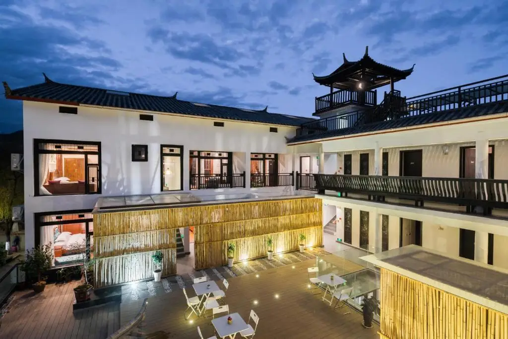 Lijiang Gemmer Hotel — фото 1
