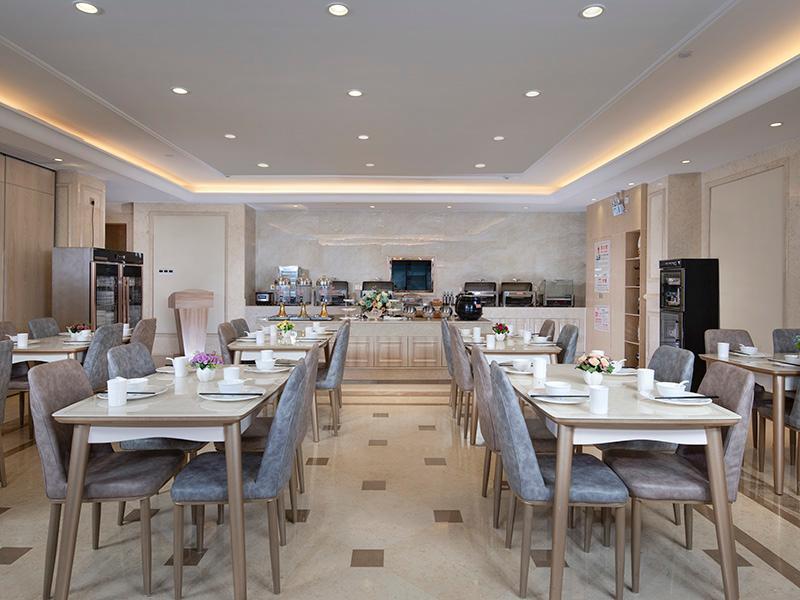Ухань: Vienna Hotel Wuhan High-speed Railway Station East Square
