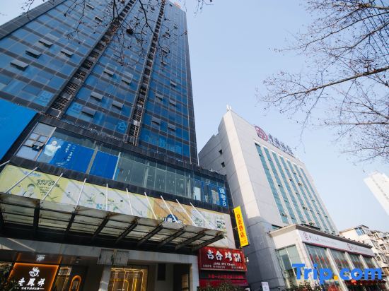Хуайбэй: Shell Hotel Huaibei Jinying Plaza Long Distance Bus Station