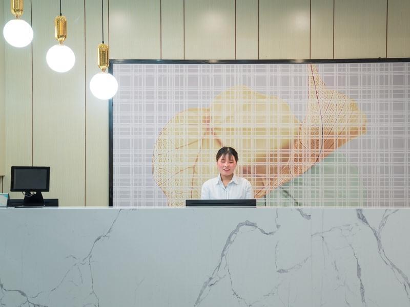 Шанхай: GreenTree Inn Express Suzhou Luzhi Ancient Town Scenic Area Xiaoshi Road