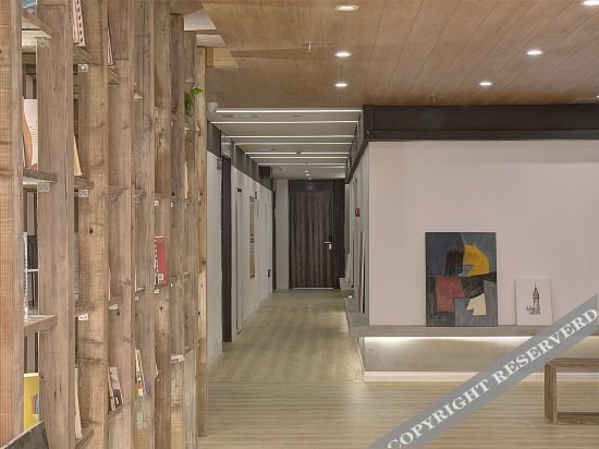 Чунцин: Chongqing Laizhu Book House Hotel (Shangqing Temple Niujiaotuo Subway Station)