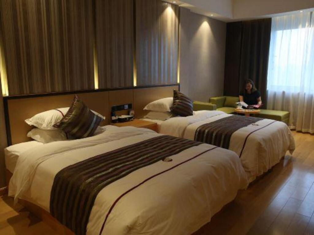 Шанхай: Fuyi International Hotel (Shanghai International Tourism Resort Zhoupu)