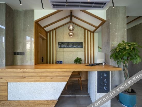 Чжанцзяцзе: Fangtingshu Hostel