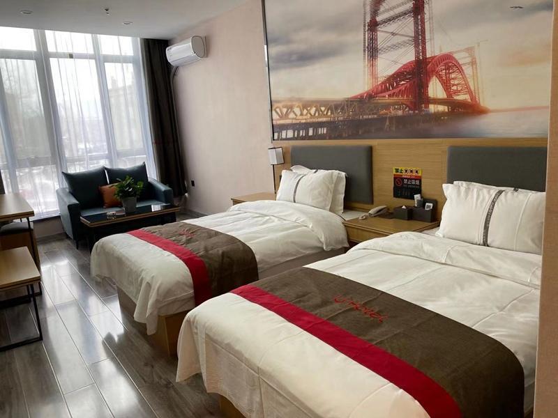 Урумчи: Jun Hotel Xinjiang Urumqi Shuimogou District Shanshuiyayuan