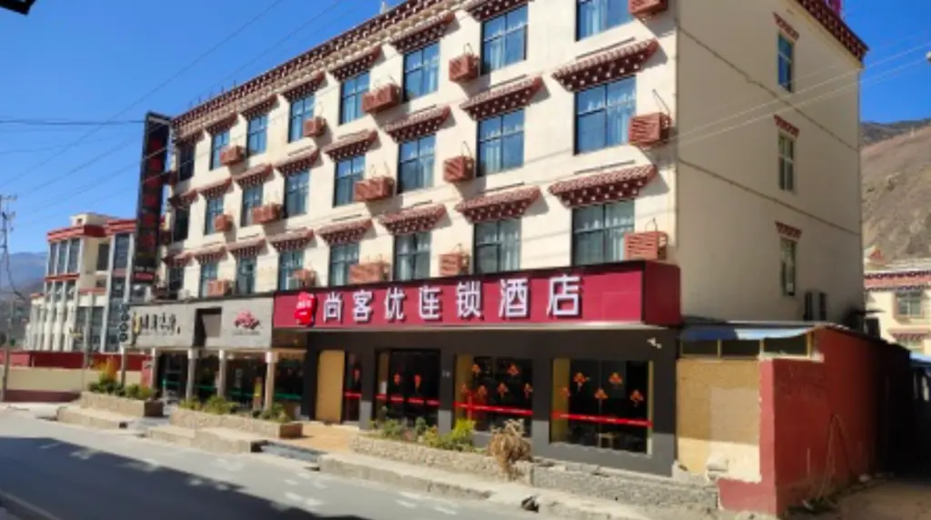 Батанг: Thank Inn Sichuan Ganzi Batang County Taoyuan Road