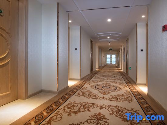 Жангжоу: Vienna Hotel (Longhaijiao Meiwanyi Plaza)