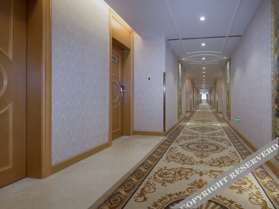 Жангжоу: Vienna Hotel (Longhaijiao Meiwanyi Plaza)