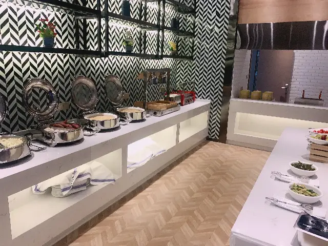 Чжуншань: Borrman Hotel Zhonghsan Guzheng Huayi Plaza Light Rail Station
