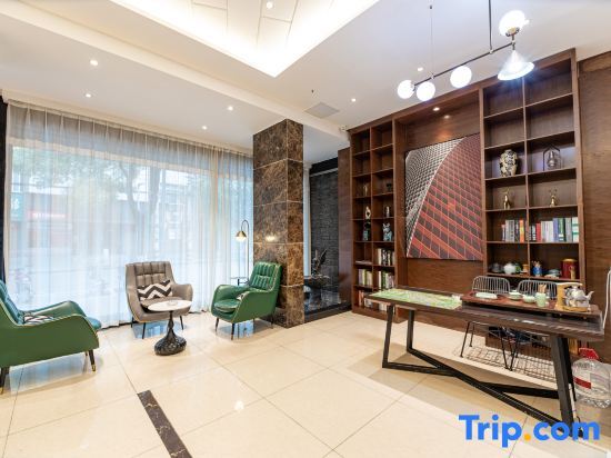 Джин-Чжоу: Borrman Hotel Jingzhou Ancient City East Gate Wanda