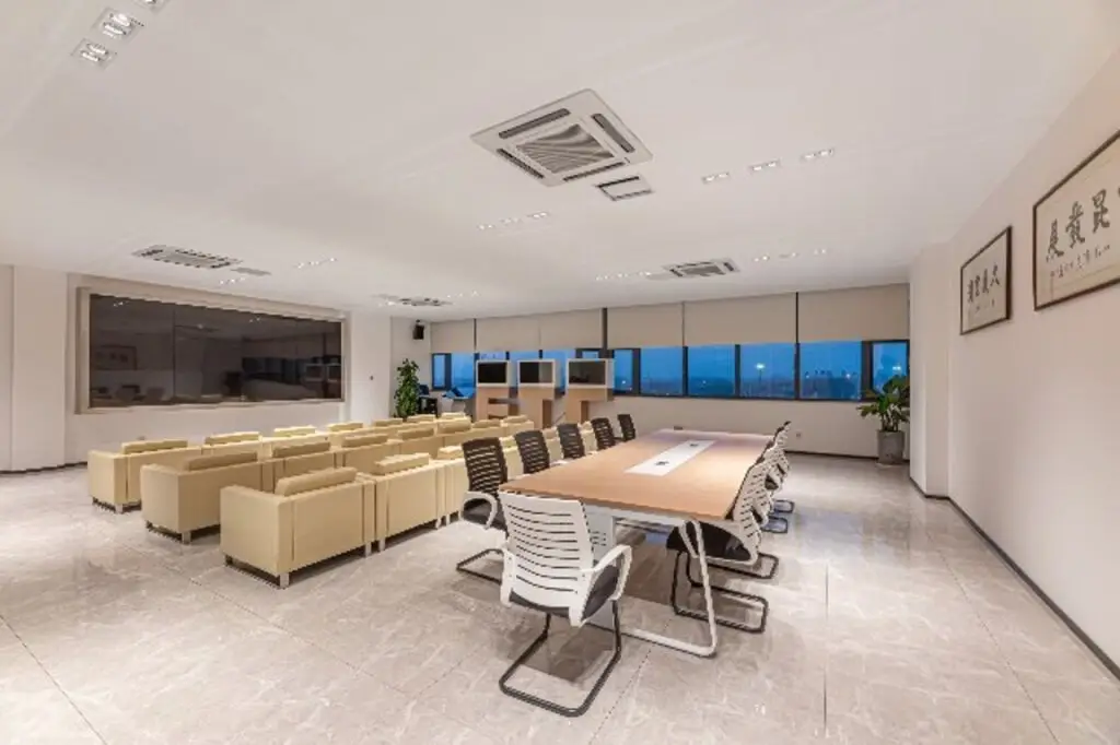 Шаоксинг: Yishang Hotel (Shaoxing North Station China Textile City Cross-border E-commerce Industrial Park)