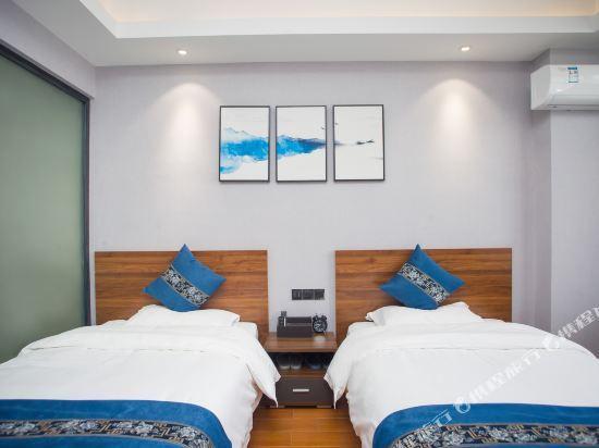 Чжанцзяцзе: Ryan Hotel