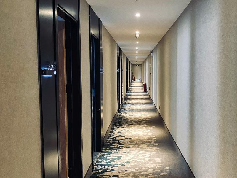 Цзинань: Shell Hotel Shandong Jinan Daming Lake