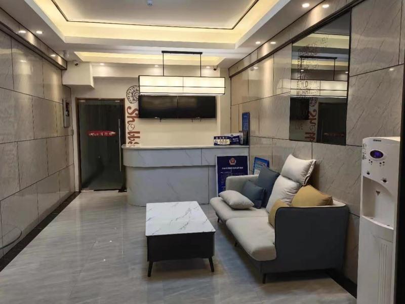 Пекин: Shell Hotel Beijing Municipal Government New District Tuqiao Metro Station