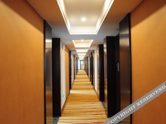 Хэфэй: Super 8 Hefei Mingguang Road Hengda Center Square