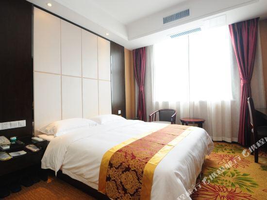 Хэфэй: Super 8 Hefei Mingguang Road Hengda Center Square