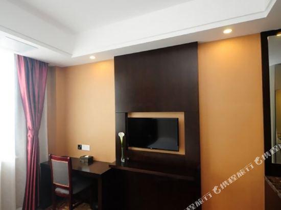 Хэфэй: Super 8 Hefei Mingguang Road Hengda Center Square