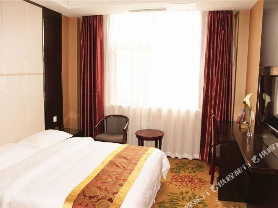 Хэфэй: Super 8 Hefei Mingguang Road Hengda Center Square