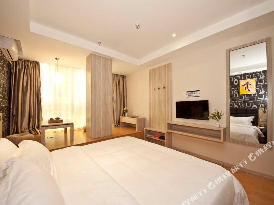 Baicheng Boutique Hostel (Fuzhou Taijiang Wanda) — фото 1