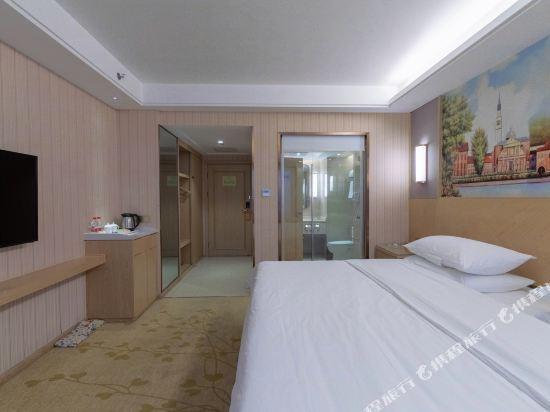 Чанша: Vienna International Hotel (Changsha High-speed Railway South Station Wanjiali Plaza)