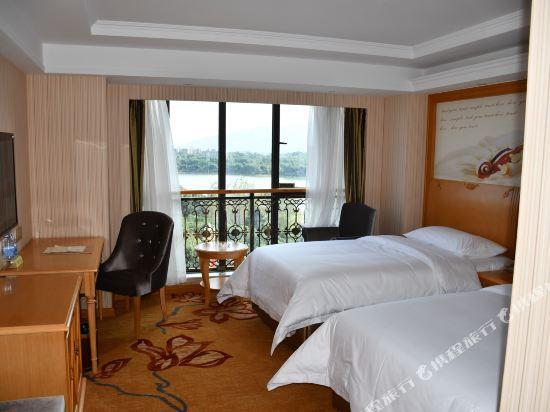 Лешан: Vienna Hotel (Emei Mountain High Speed Railway Station)