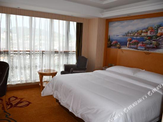 Лешан: Vienna Hotel (Emei Mountain High Speed Railway Station)