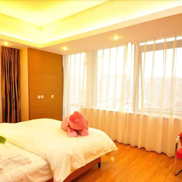 Цзинань: Summer Cherry Apartment (Ji'nan Quancheng Road Kuanhouli)