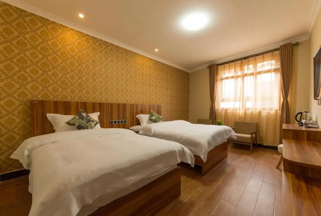 Шангри-Ла: Shangri_La Lamtin Youth Hostel
