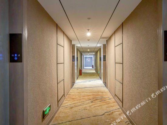Sweetome Vacation Rentals (Zhuhai Qinglv Road Jingdu Building) — фото 1