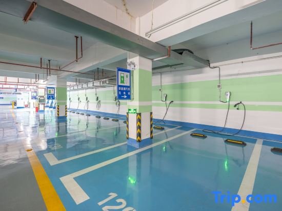 Байсе: Andaman International Hotel (Global Business Center, Longjing Subdistrict)