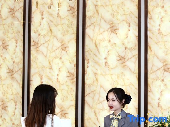 Байсе: Andaman International Hotel (Global Business Center, Longjing Subdistrict)