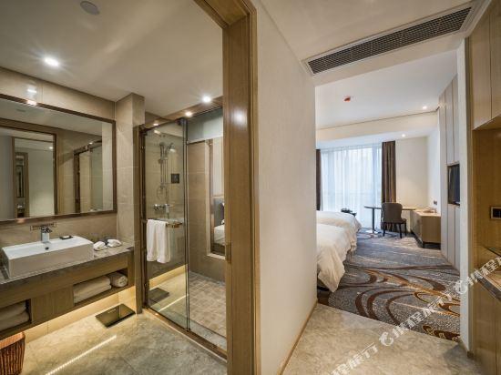 Наньпин: West City International Hotel