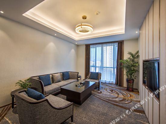 Наньпин: West City International Hotel