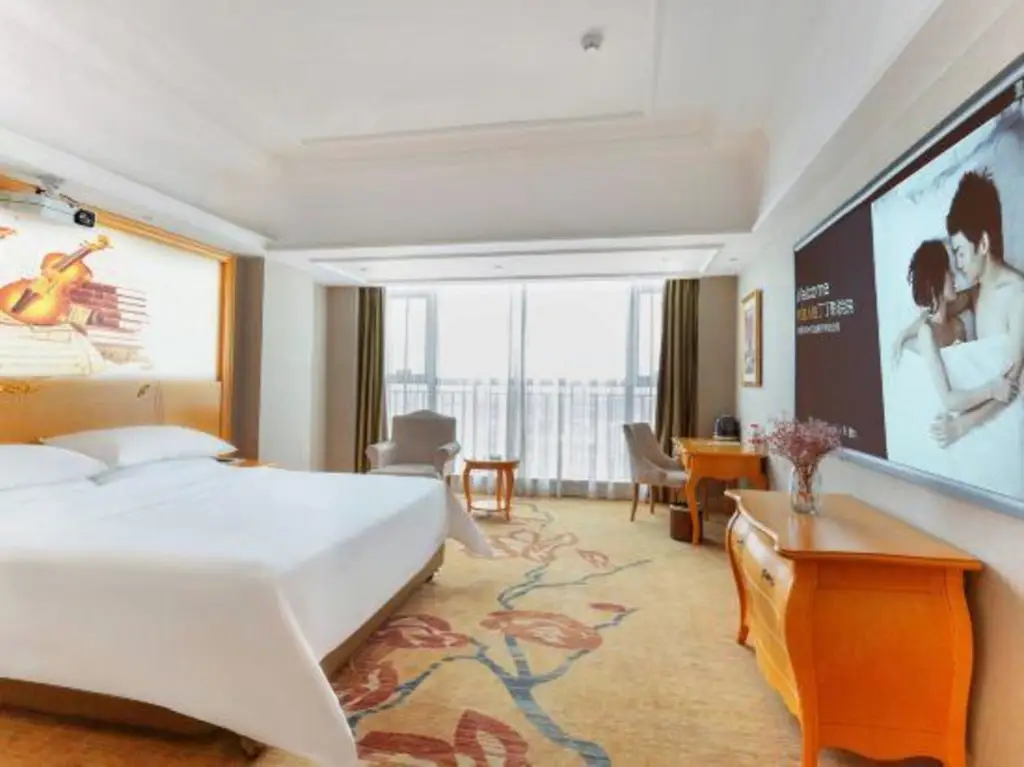 Чжуншань: Vienna International Hotel