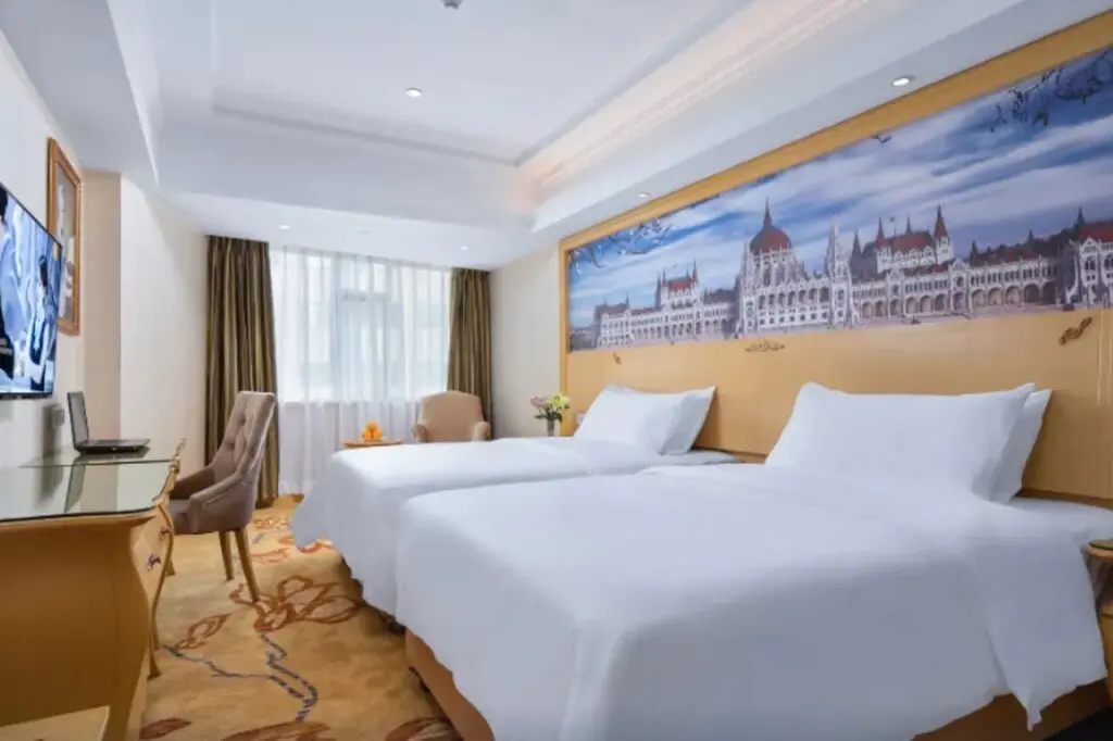 Гуанчжоу: Vienna Hotel (Guangzhou railway station & Xiaobei subway station)