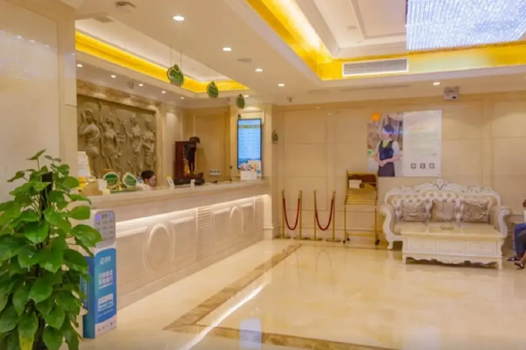 Гуанчжоу: Vienna Hotel (Guangzhou railway station & Xiaobei subway station)